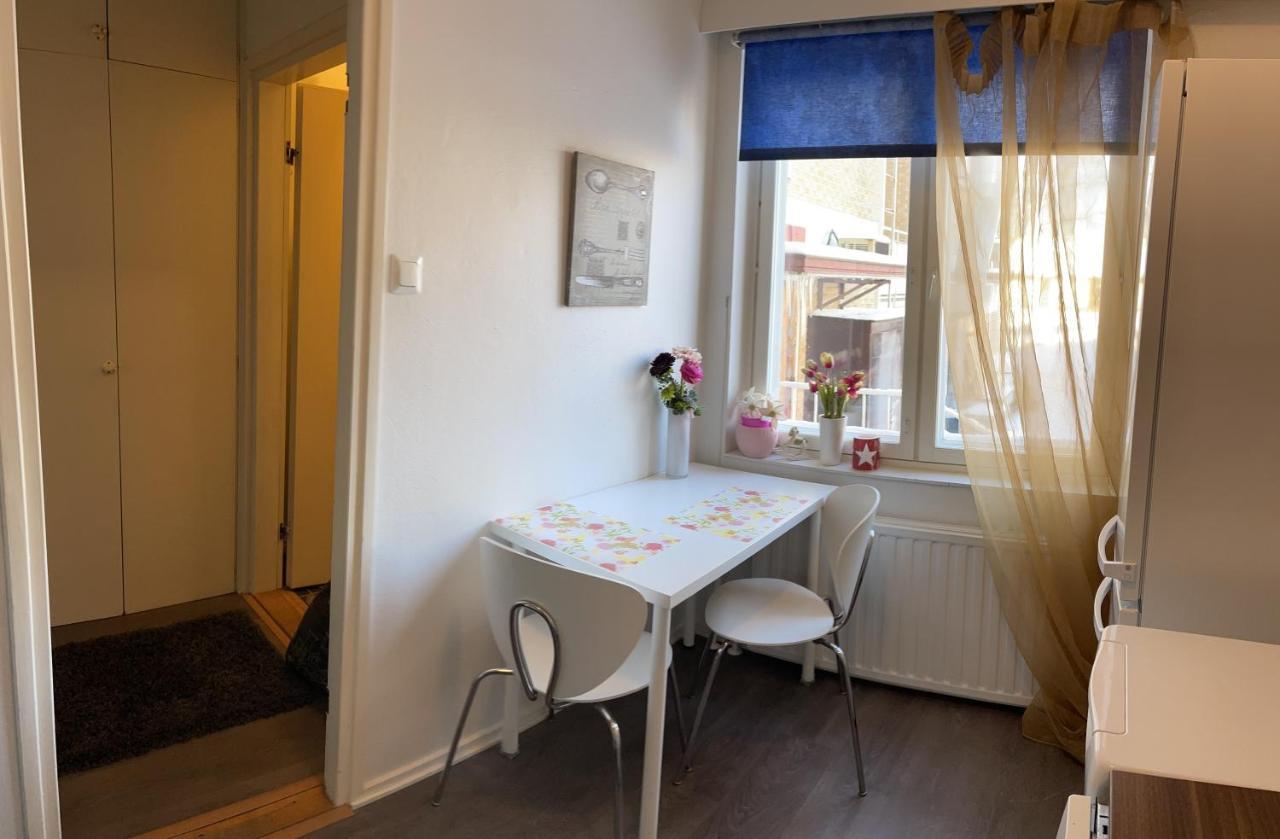 Yksioe 1 Km Jokirannasta Foeriltae/ 2 Km Torilta Apartment Turku Bagian luar foto